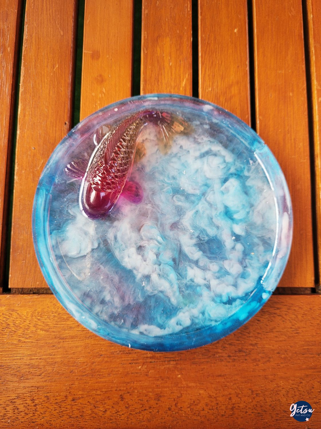 Petit vide-poche/porte-savon carpe koi pourpre et fond bleu