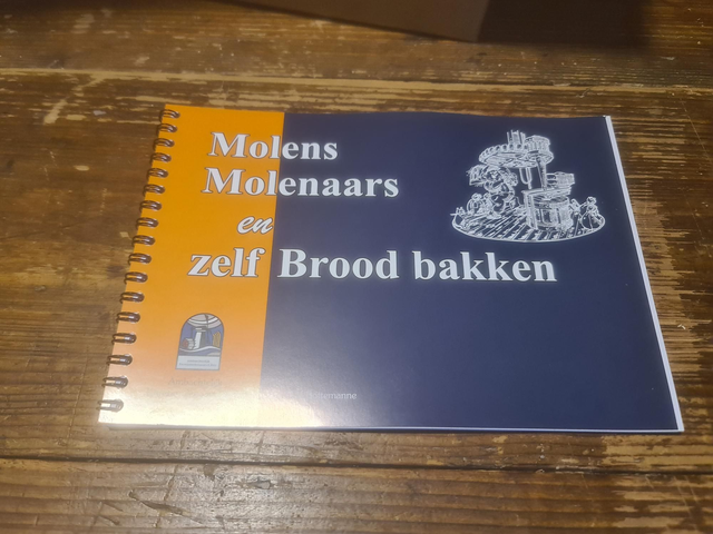 Receptenboekje 'molens, molenaars en zelf broodbakken' 