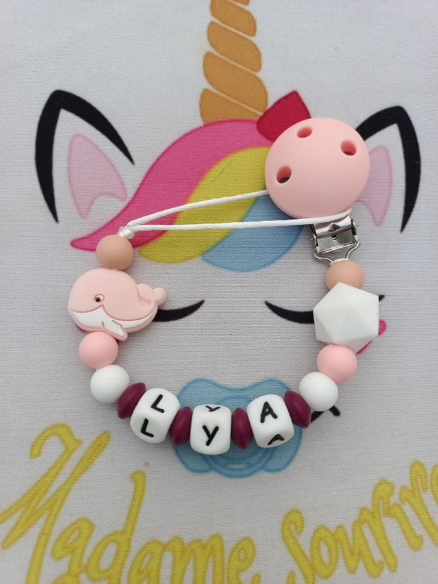 Attache tétine Baleine