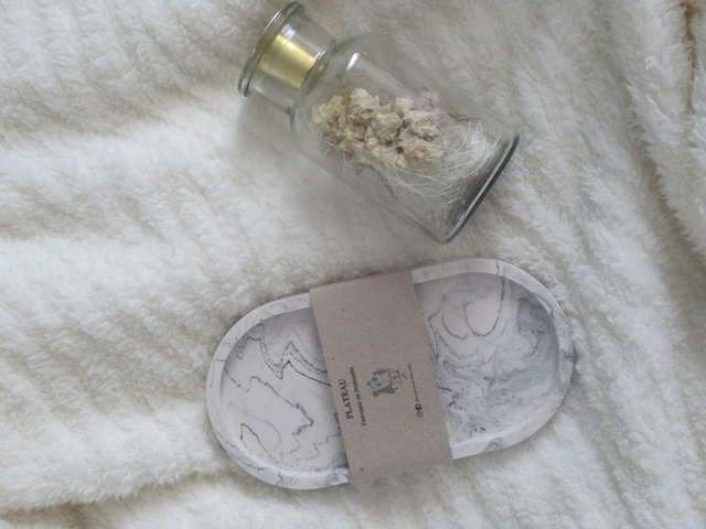 Plateau en jesmonite