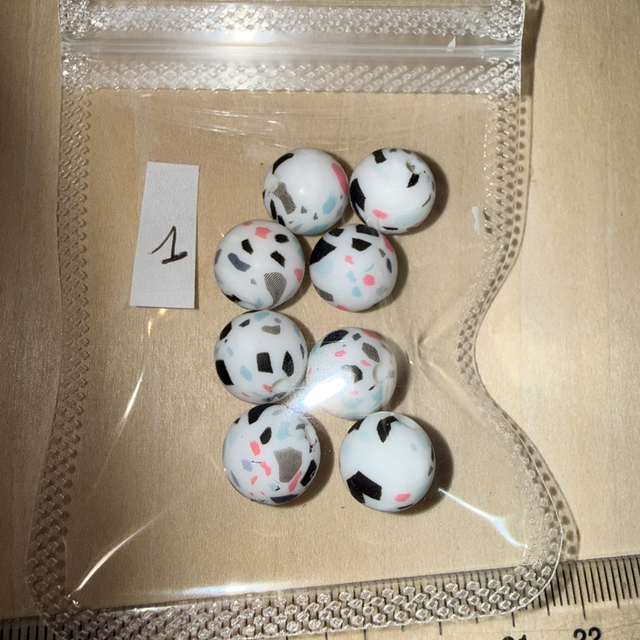 8 Perles 12 mm imprimés modèle 1