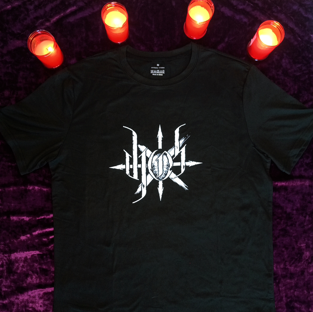 Camiseta básica con logo de DIOS. Una cara, pero barata