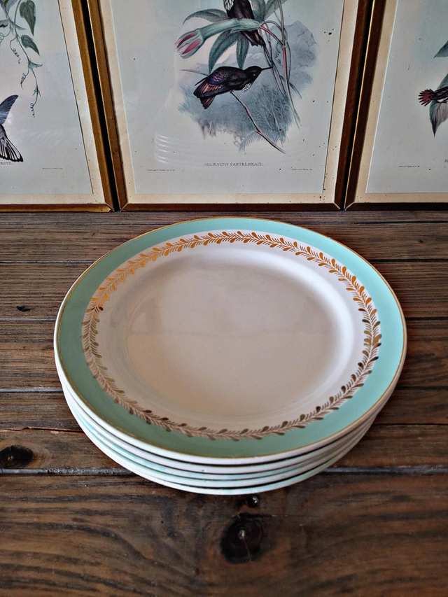 Assiettes plates Lunéville Pierrefonds, dorure et feuillage doré