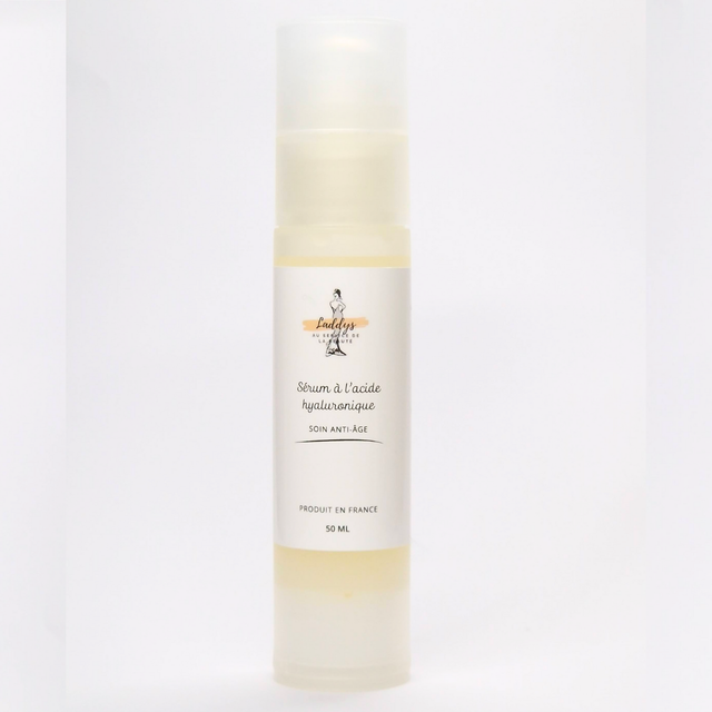 Serum à l&#039;acide hyaluronique 