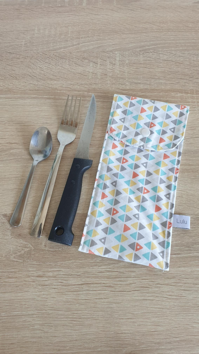 Etui à couverts ou brosse à dents imperméable triangles