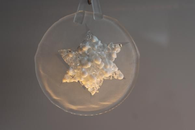 o8 Glas-"Kugel" mit Sternmotiv o/ 8,3 cm . dw9 o22020 04