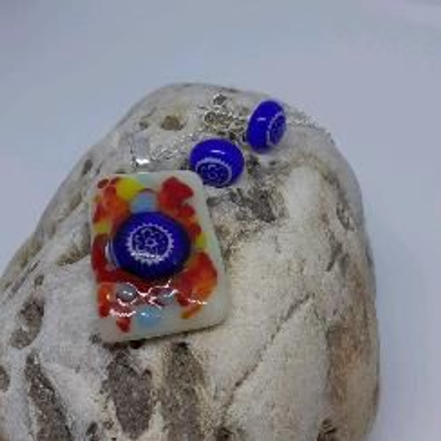 Confetti and blue floral stud set