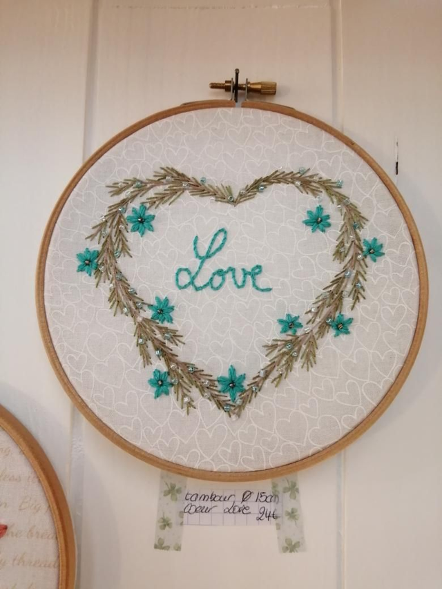 Tambour brodé Love turquoise