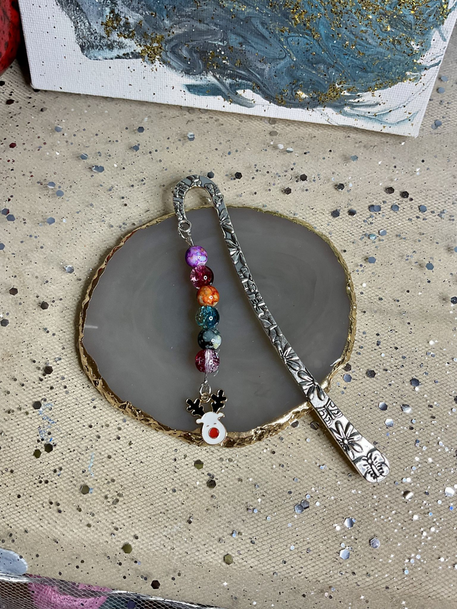 Handmade Christmas bookmarks. Colourful beaded book accessories.