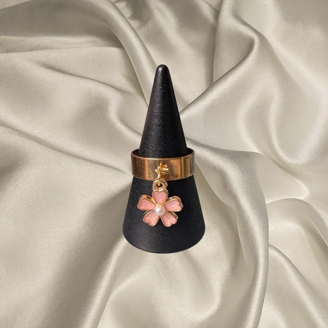 Bague doré petite fleur rose nacré 