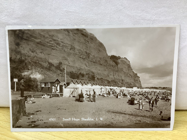 Small Hope Beach, Shanklin, Isle of Wight, Posted 1939 Nigh Isle of Wight Vintage postcard. Our Ref no. R787 £2.50