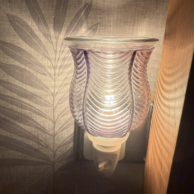 Ribbed Glass Plug-In Wax Warmer – Smoke Black