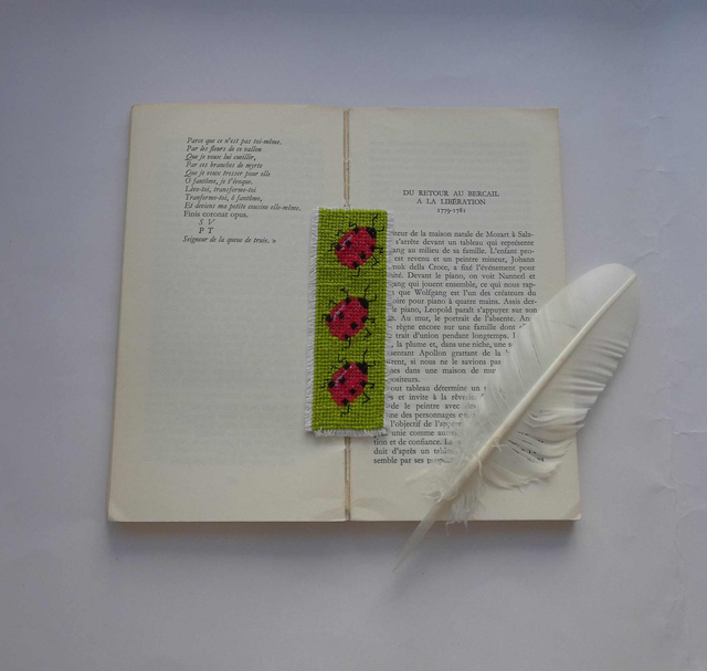 Le marque-page aux coccinelles