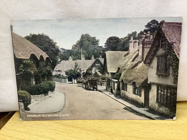 Shanklin, Old Village, Isle of Wight, The Summit Series Vintage Postcard. Our Ref No. R651 £2.25