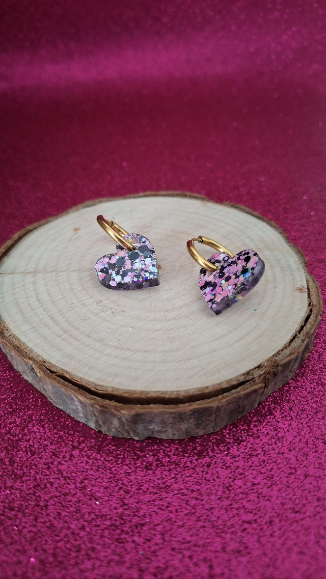 Créoles dorées cœurs paillettes noires/roses/blanches