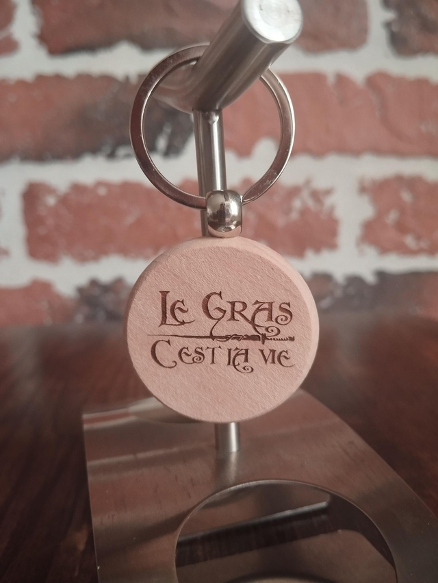 Porte-clés Kaamelott en bois gravé – Citation culte personnalisable – Cadeau fan série
