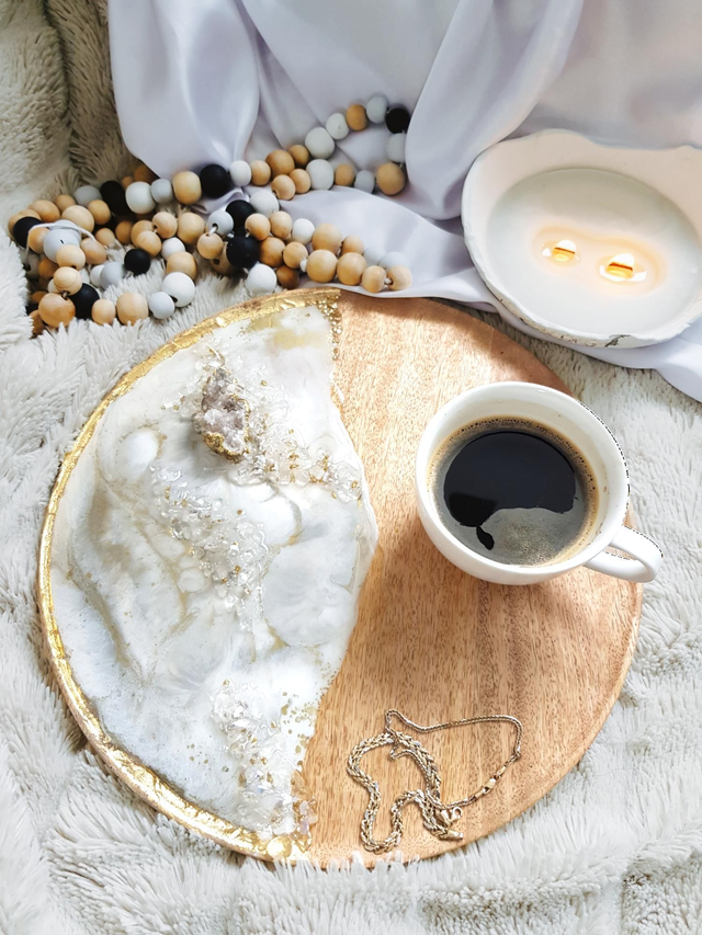 Handmade wooden tray with geode and minerals- 30 cm
