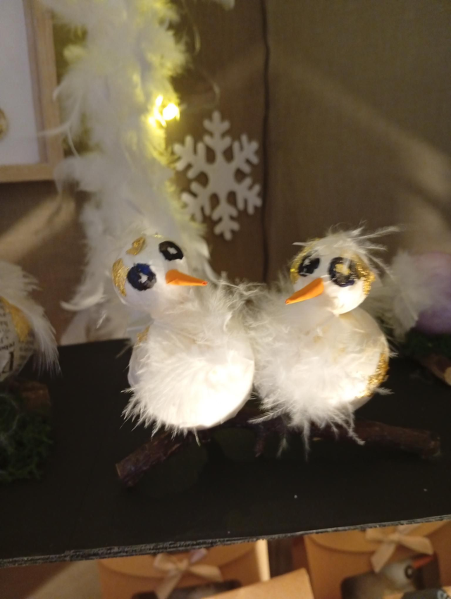 O. Couple d'oiseaux en papier