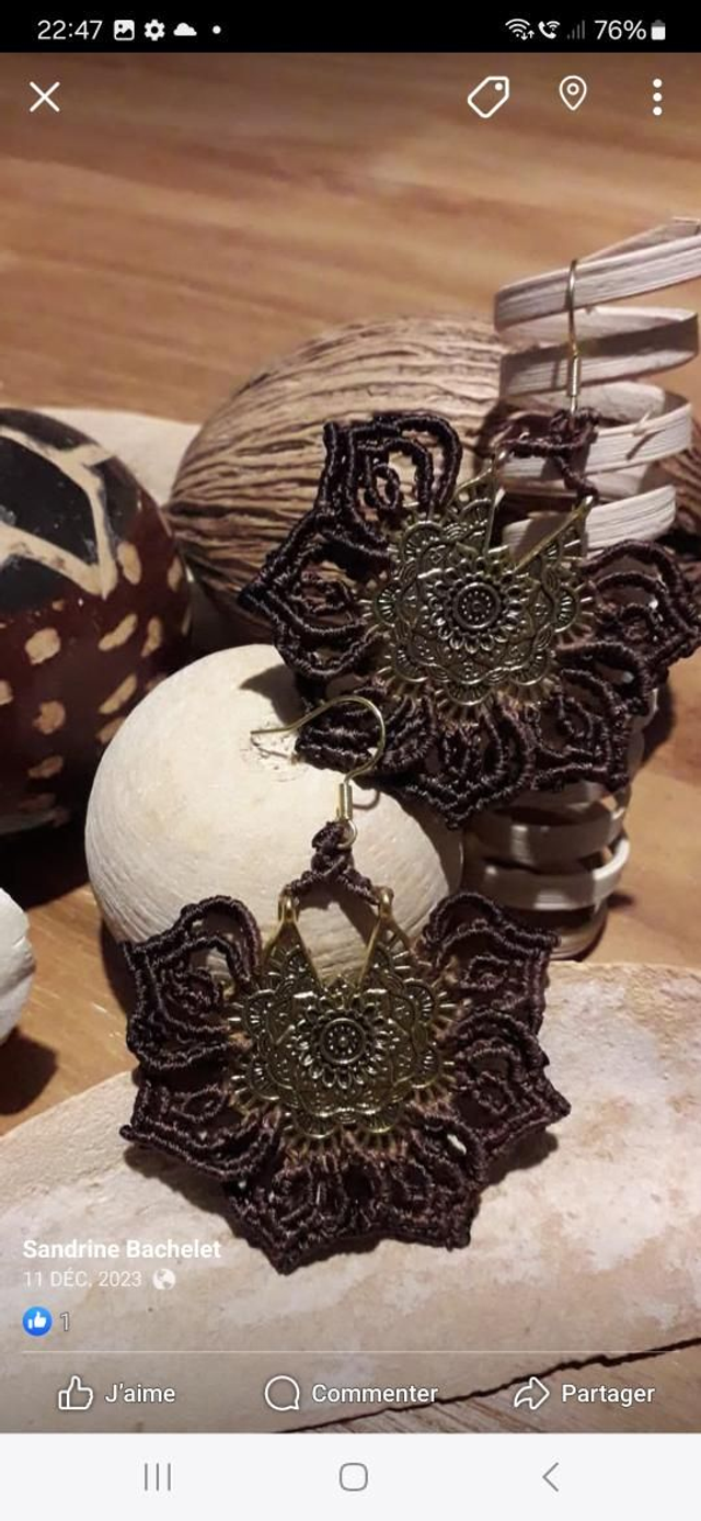 Boucles d&#039;oreilles fantaisies en macramé 