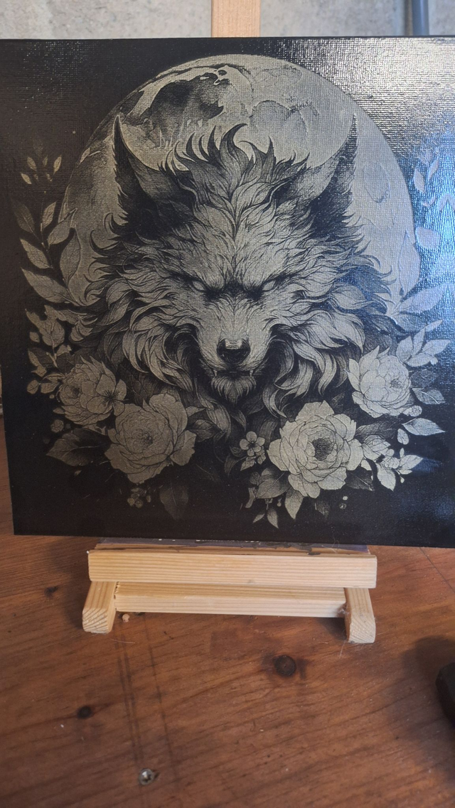 Tableau Loup Lunaire Mystique &amp; Roses | Décoration Murale Nature Fantastique | Gravure Laser Effet Métallique