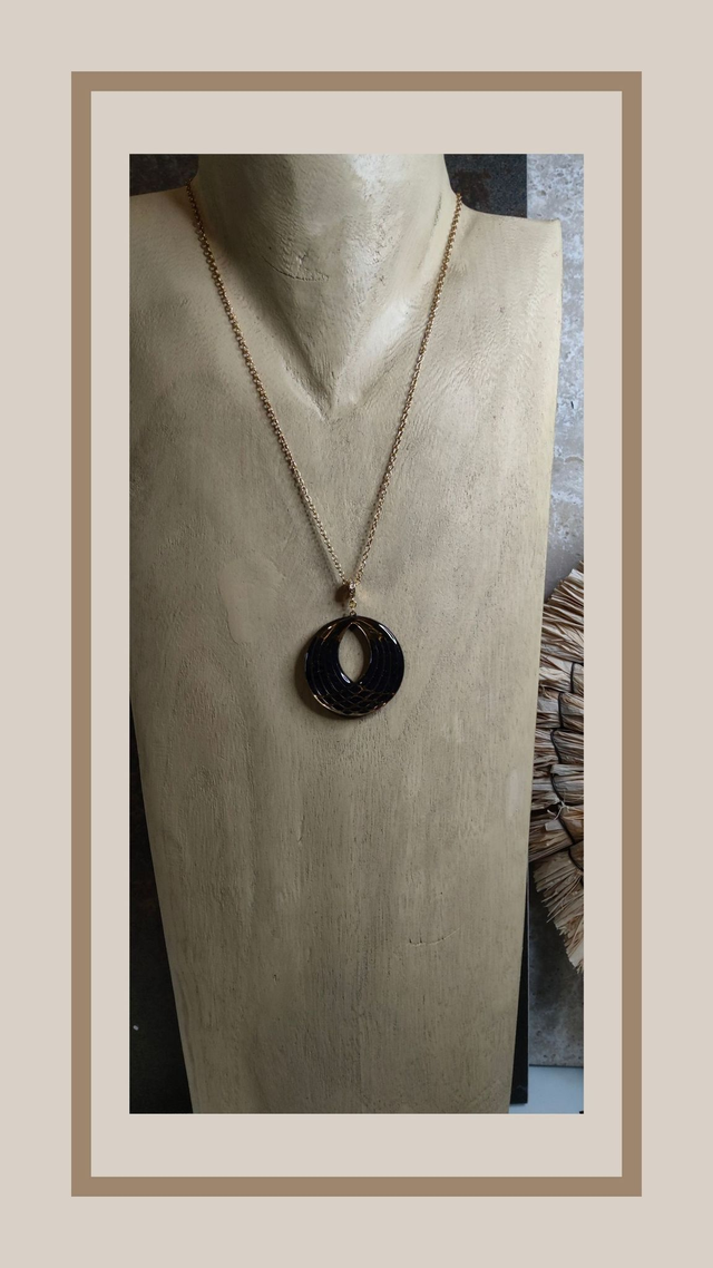 Collier bleu nuit rond creux 