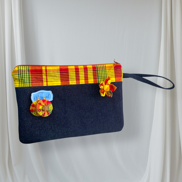 Pochette jeans et madras + boucles d’oreilles assorties