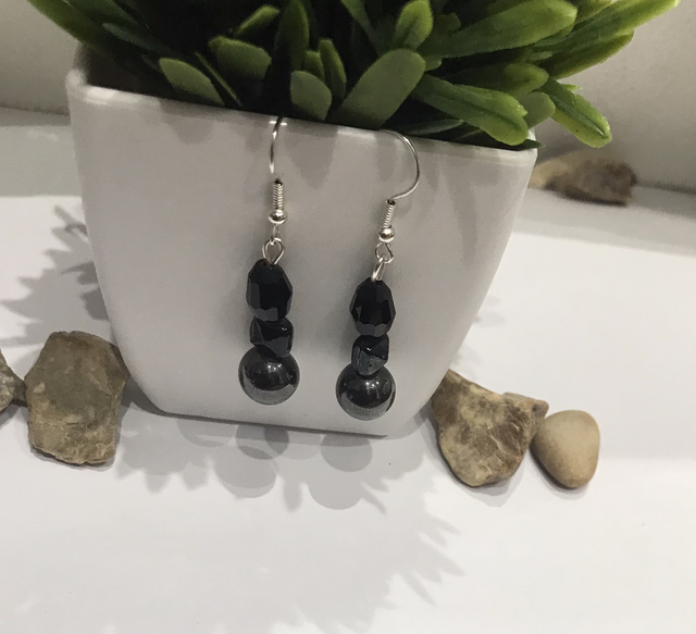 Black Dangling Earrings-BDE152