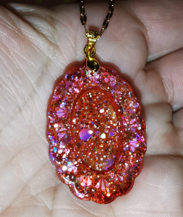 Pendentif rose bonbon