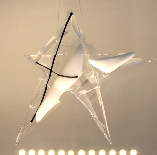 o11 Glas-Stern . Akzente in Schwarz und Weiß . o/ 12 cm