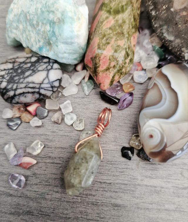 Labradorite pendant small 