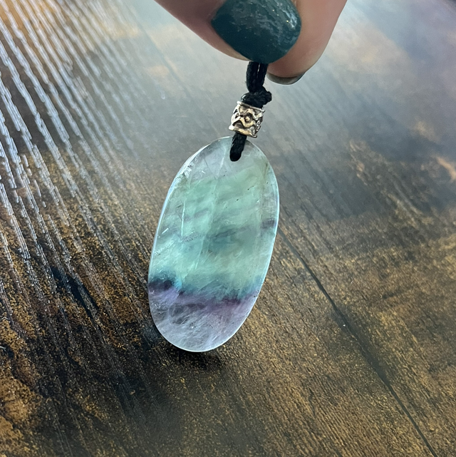Pendentif en Fluorite et apprêt argent