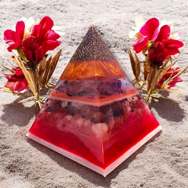 Pyramide orgonite XL ROSËA - Quartz rose, Quartz fraise, Grenat