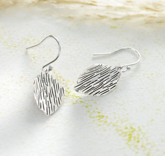 Pendientes de plata 925 con hojas y muescas verticales