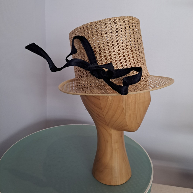 Haut de forme en cannage naturel