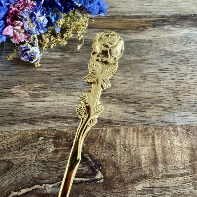 Bague dorée fleurie