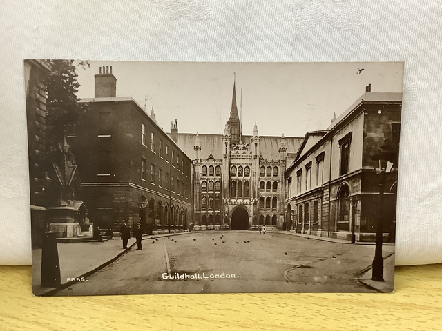 Guildhall London Vintage unposted vintage unbranded postcard Card No.8855 Our Ref A139 £3.50
