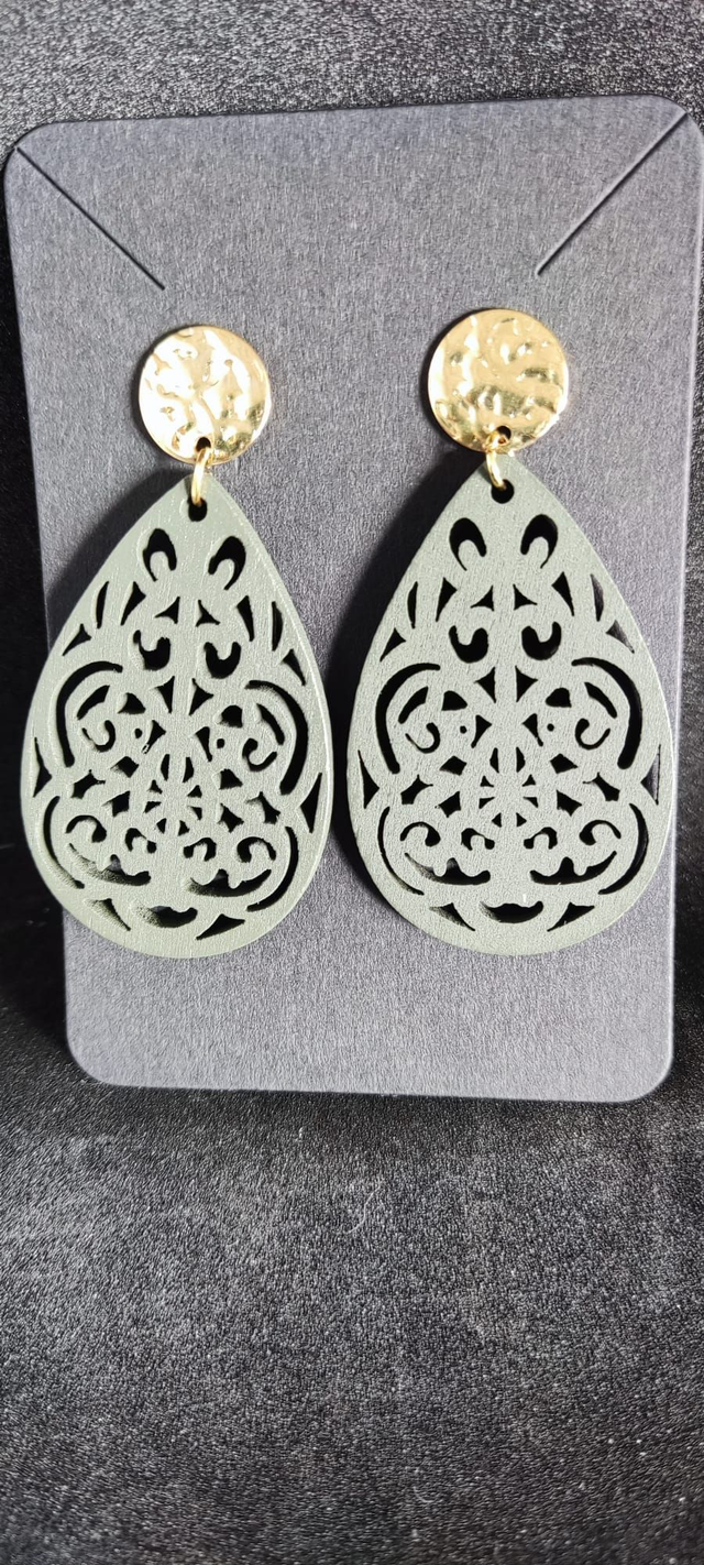 Boucles d’oreilles en bois – Motif ajouré
