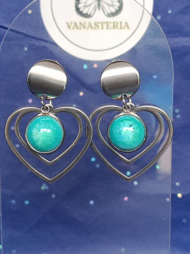 "Coeur de Source", Boucles d’oreilles cœur turquoise fait main – Bijou d'intention et symbolique | Vanasteria