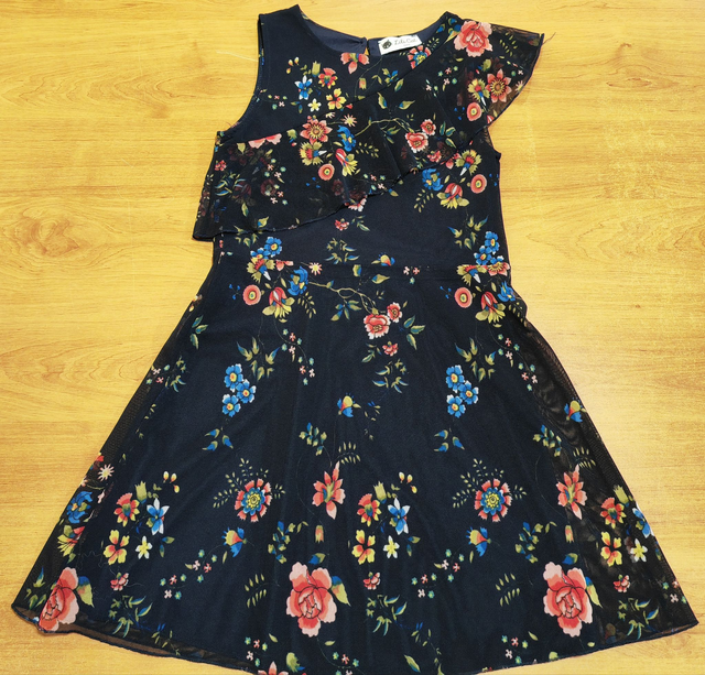 Robe fleuri noir 10 ans