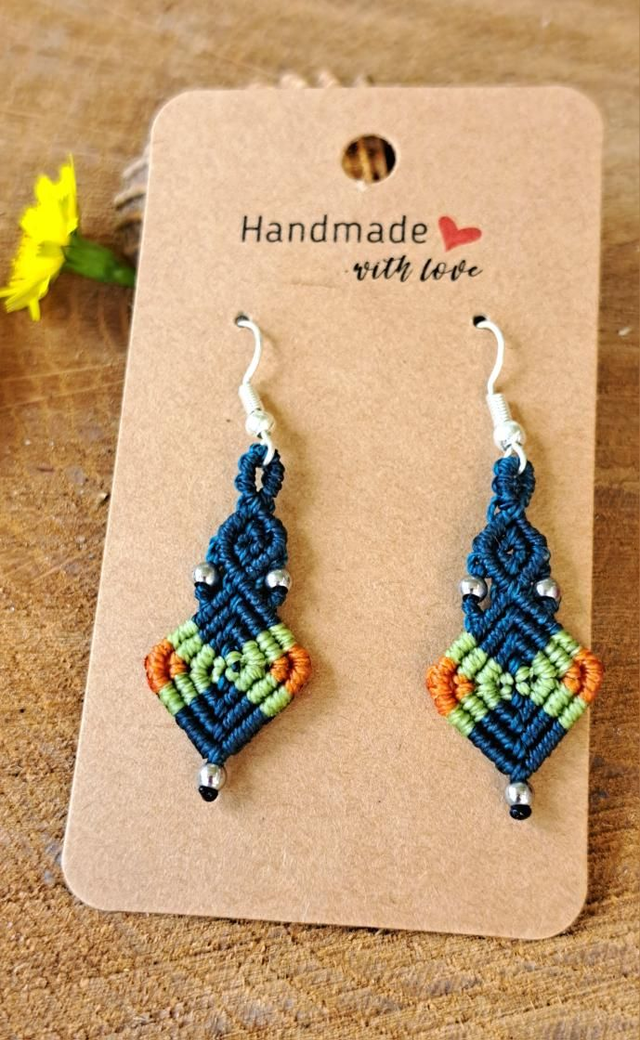 Boucles d'oreilles micro-macramé originales 