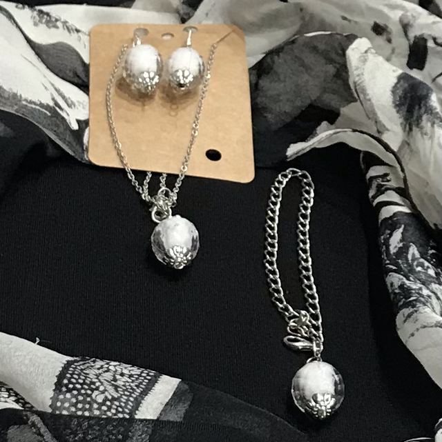 Earrings/Necklace/Bracelet Set- EBS04