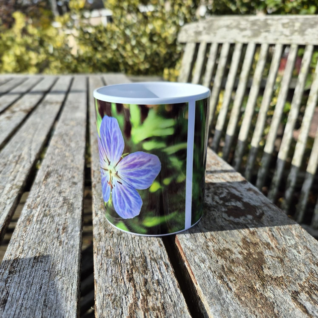 Geranium pale blue mug
