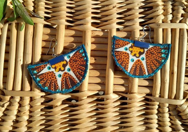 Boucles d&#039;oreilles demi-cercles bleues/orange (sur commande possible)