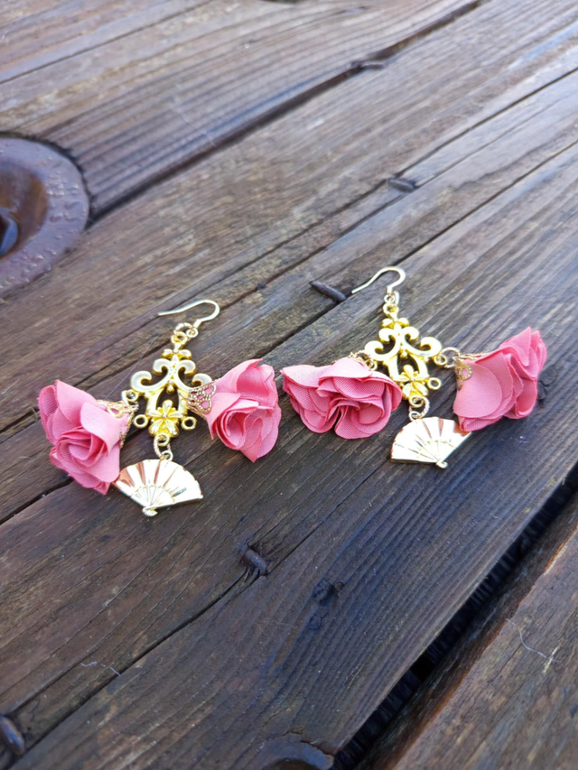 Boucles d'oreilles lustre Saffron Bloom