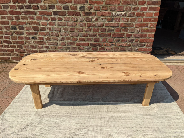 Table basse ovale en pin