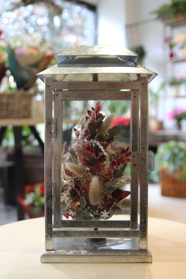 Grande lanterne de fleurs séchées