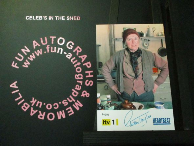 Gwen Taylor (Peggy) Original Pre-Print Yellow &amp; Black Heartbeat 6x4 Cast Card