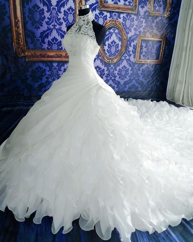 Robe de Mariée Princesse Brillante Col Bijou Jupe Bouffante Longue Traine / Réf : RMP02