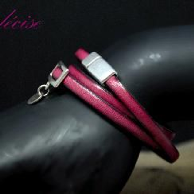 Bracelet en cuir rose 3 tours