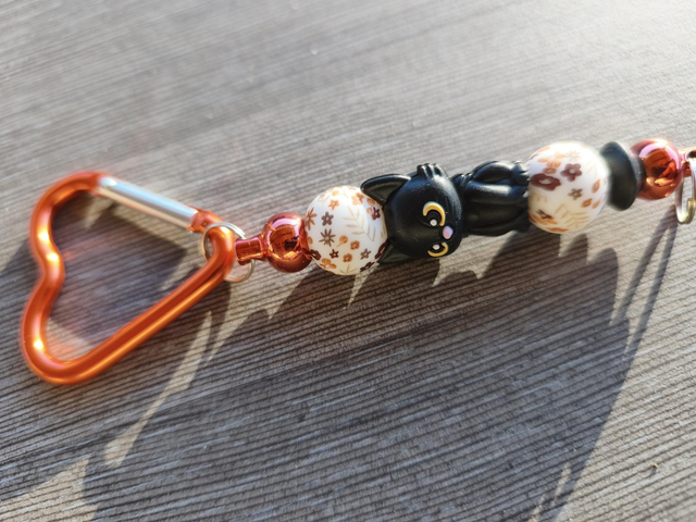 Porte clef coeur orange le patron 